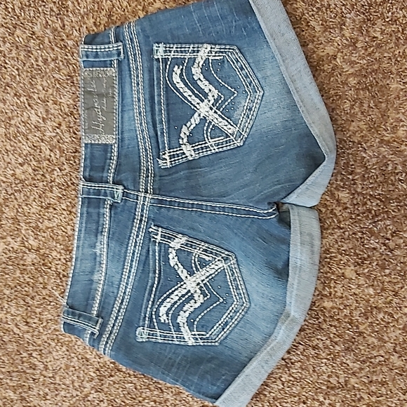 Jean shorts- size 3/4 - Picture 2 of 3